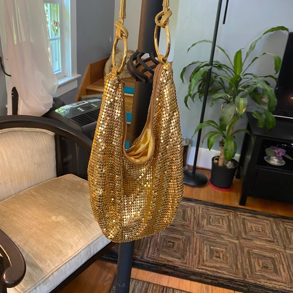 Golden evening handbag and lipstick carrier - Picture 3 of 7